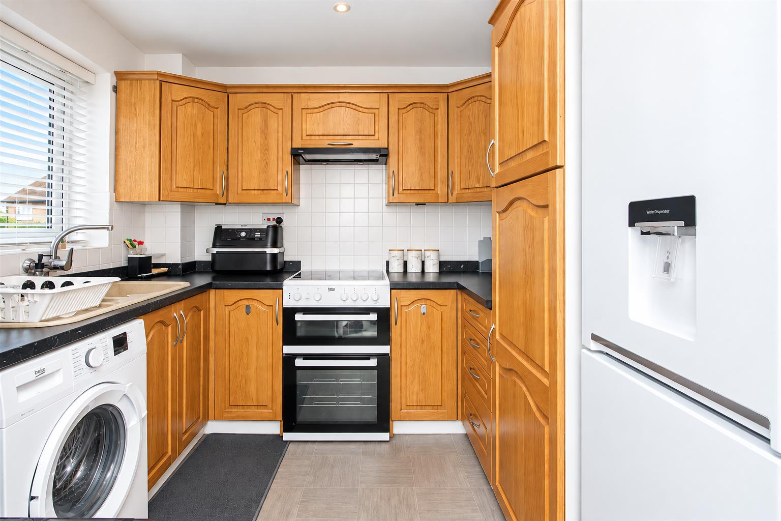 2 bed property in Hexham Gardens, Bletchley